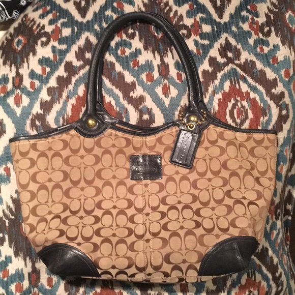 Coach Handbags - Authentic Large Signature Coach Bag Coach Handbags - Authentic Large Signature Coach Bag